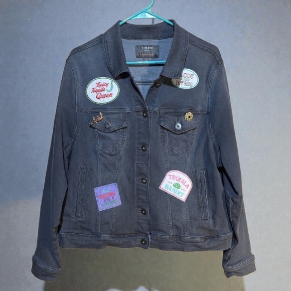 Gray Denim Jacket with Taco Graphic And Brooches - Picture 5 of 12